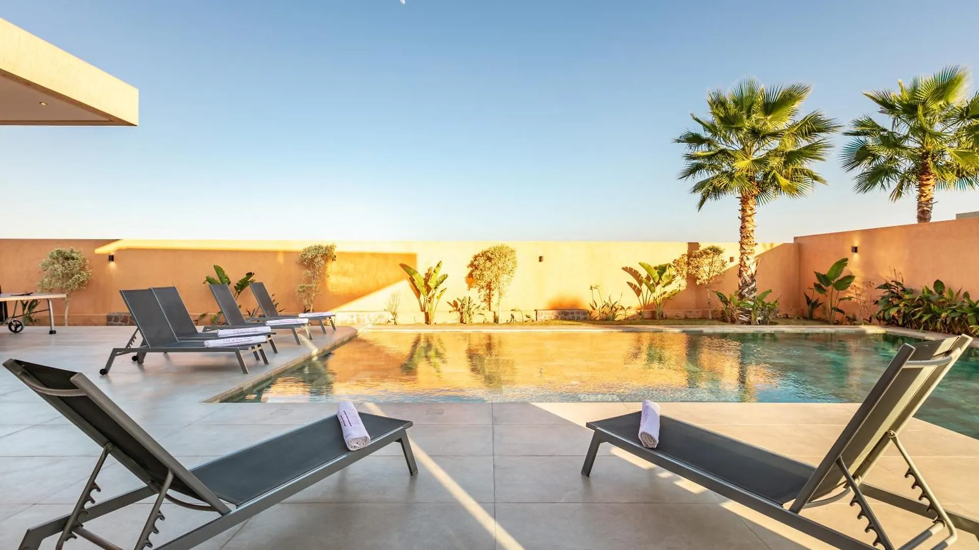 Villa Perle Rouge, Piscine , Cuisiniere, Billard, Playstation5 Marrakesh